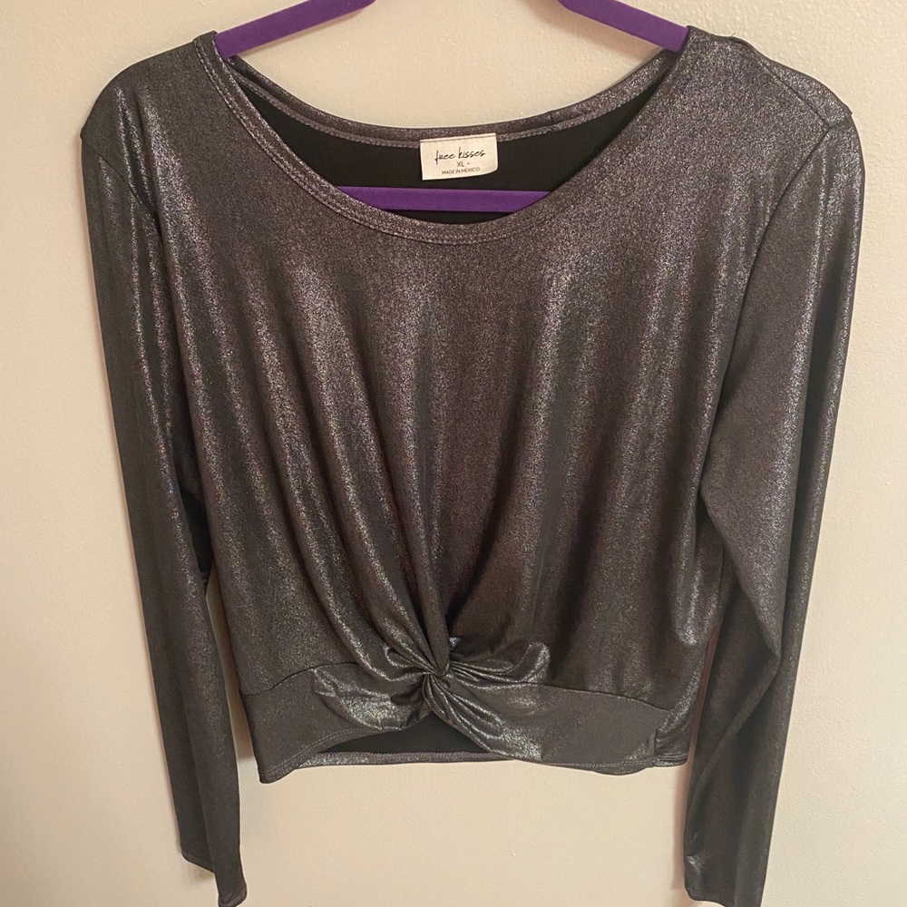 Long sleeve crop top